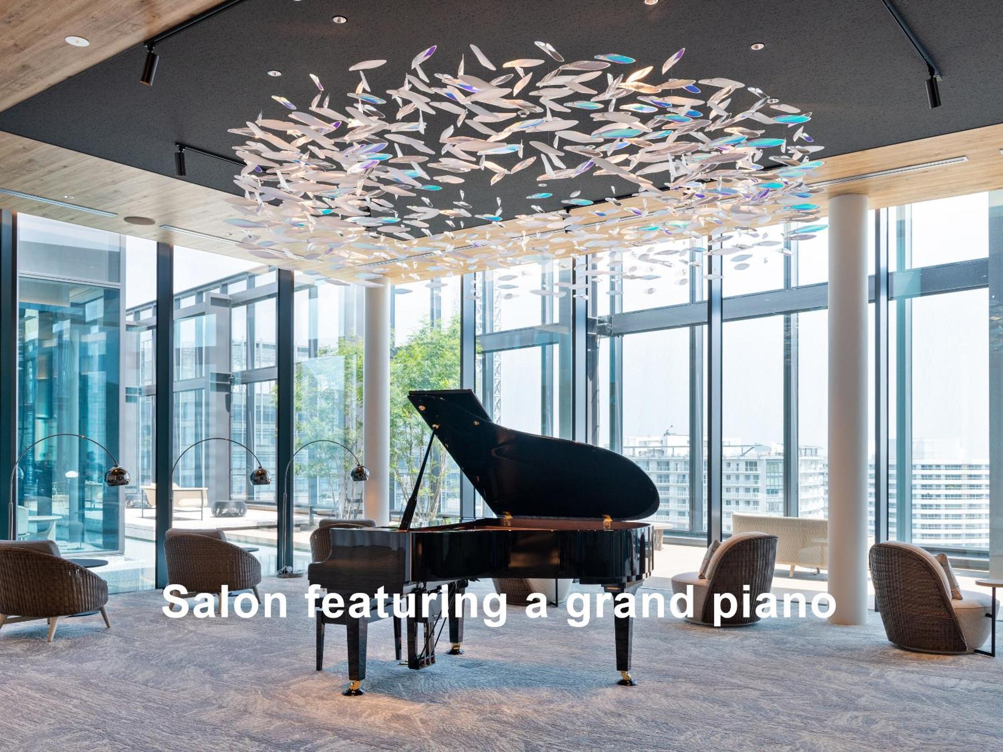 Mitsui Garden Hotel Yokohama Minatomirai Premier 외부 사진 Salon featuring a grand piano
